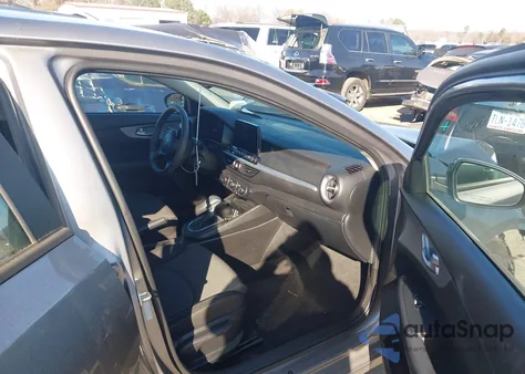 2023 Kia Forte Lxs z USA, uszkodzony, nr VIN 3KPF24AD0PE559949